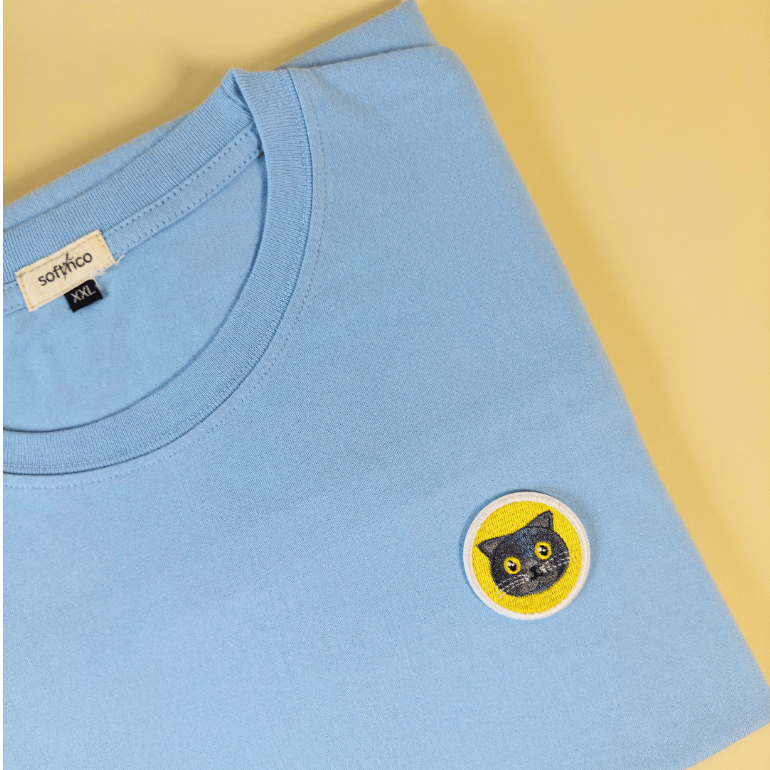 Kucing Hitam Imut Kaos Bordir Stiker Kucing Imut - Tshirt Polos Unisex Soft Cotton Sticker cowok cew