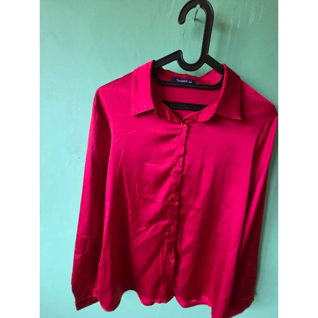 Kemeja Wanita THREE Warna Merah - Size M | LD 96cm | Panjang 59cm