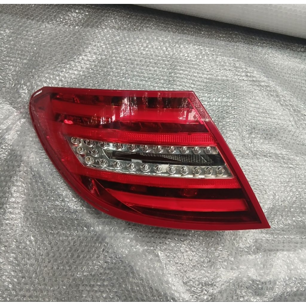 stoplamp lampu belakang mercy c200