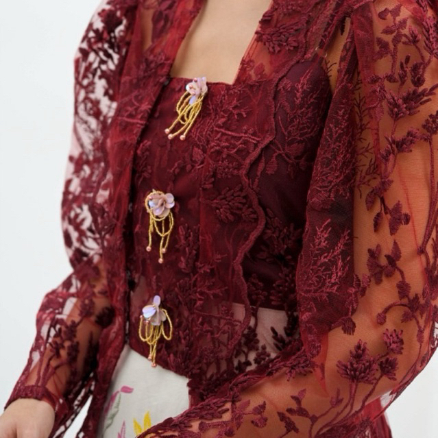Jaleela Inggit Maroon