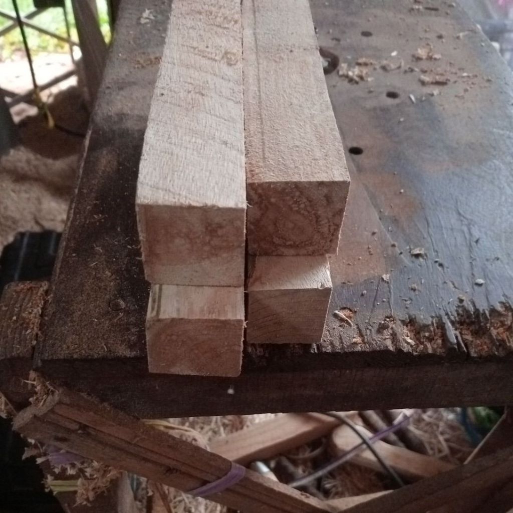 Kaso Kayu Lurus 6x4/4x4/3x4/ kayu jatilurus sudah di haluskan