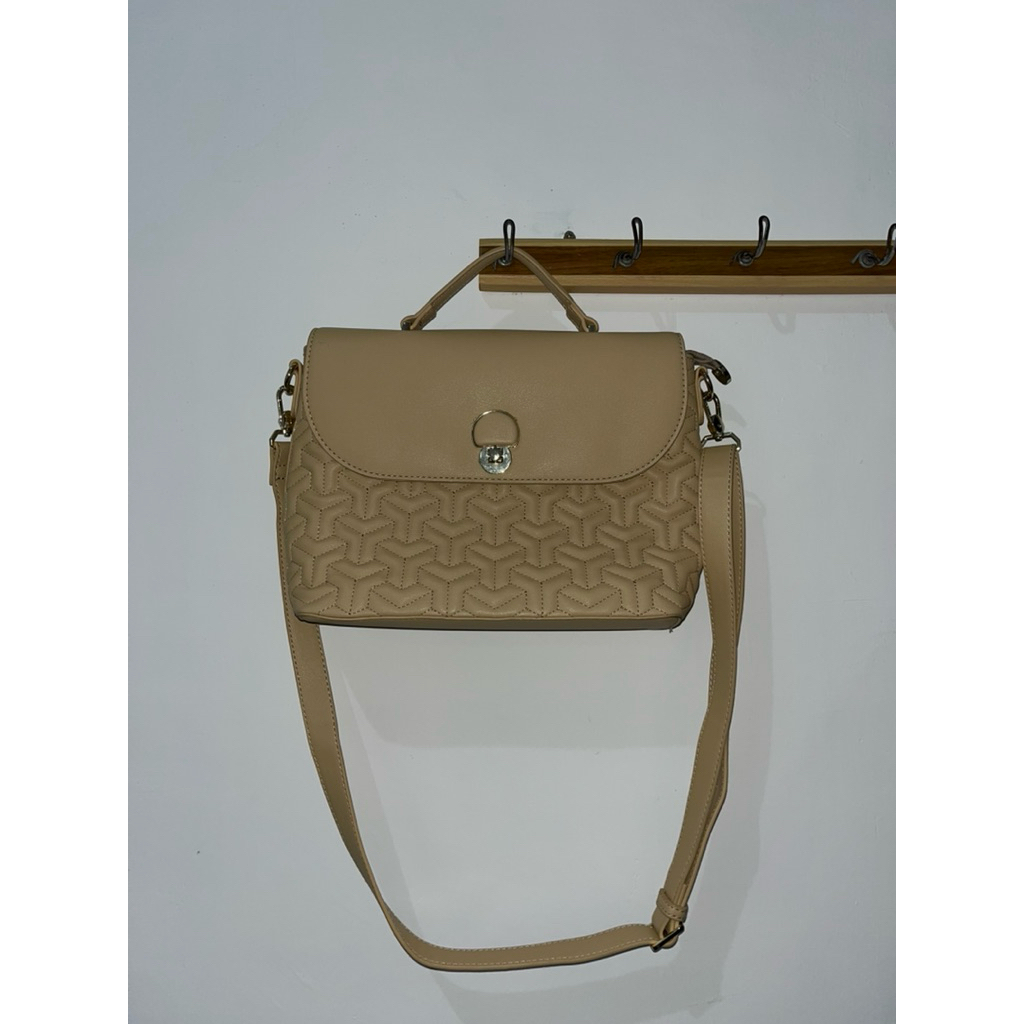 Preloved Tas Elizabeth (hanya lepas tag) masih new ‼️