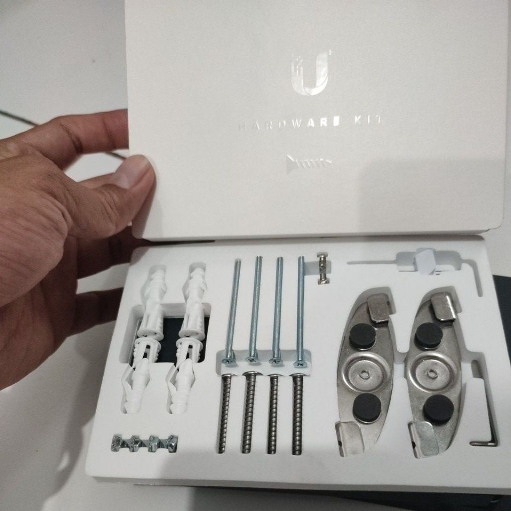 Unifi Wifi AP Hardware Kit