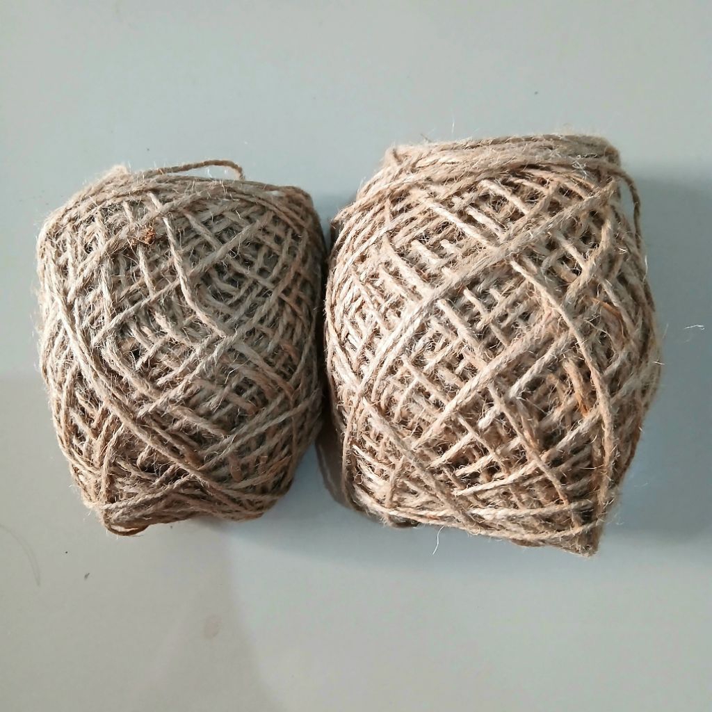 

TALI RAMI 2 PLY 1 GULUNG/TALI JERAMI/TALI GONI/HEMP ROPE/ STRAW STRING /TALI HAMPERS