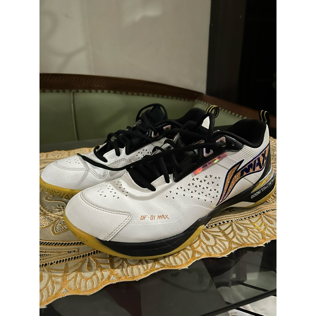 PRELOVED LIMITED SEPATU BADMINTON LINING BLADE DF-01 MAX AYAU003-2 WHITE BLACK