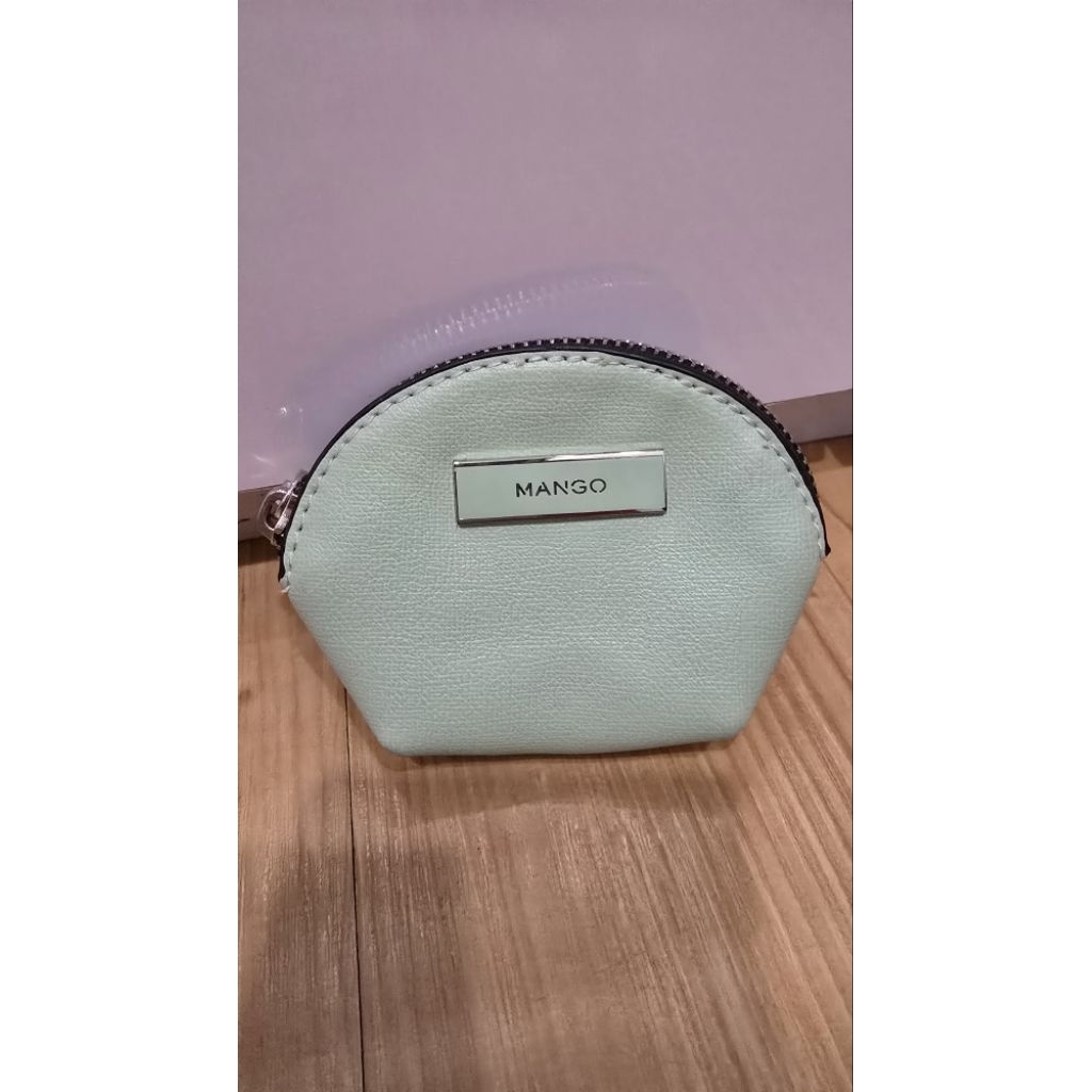 MANGO Solid Green Coin Pouch Authentic (Preloved), mint green  colour/ Full Zip coins pouch / Dompet
