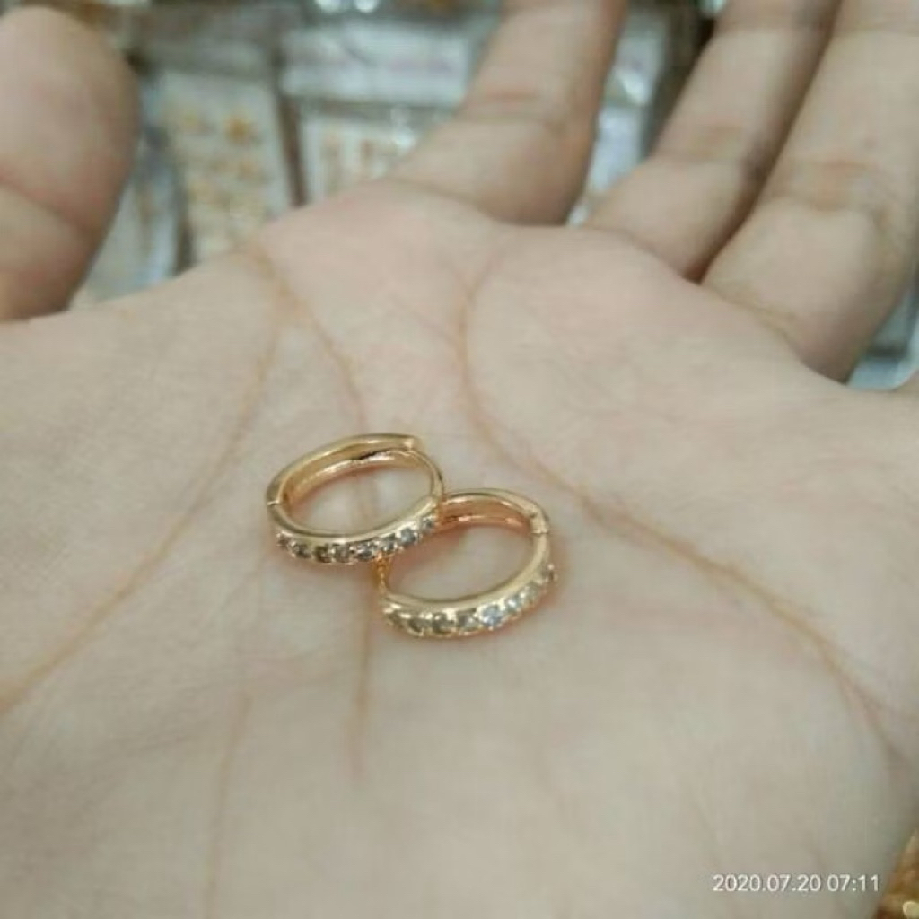 anting bulat kristal baris titanium termurah