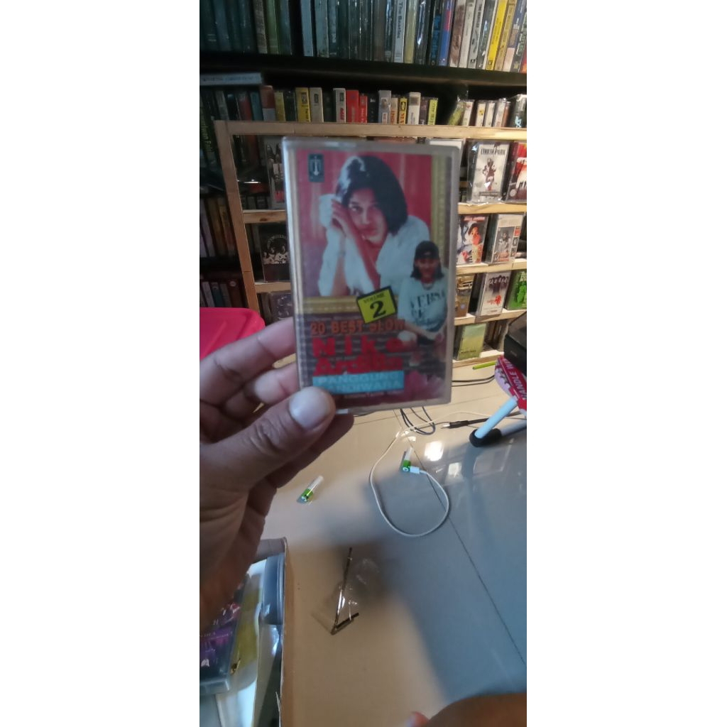 KASET PITA PANGGUNG SANDIWARA NIKE ARDILA