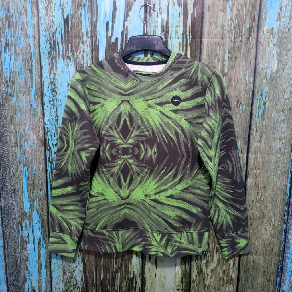 CREWNECK BILLABONG Sweater surfing keren  size M fit L (P 68cm L 58cm)