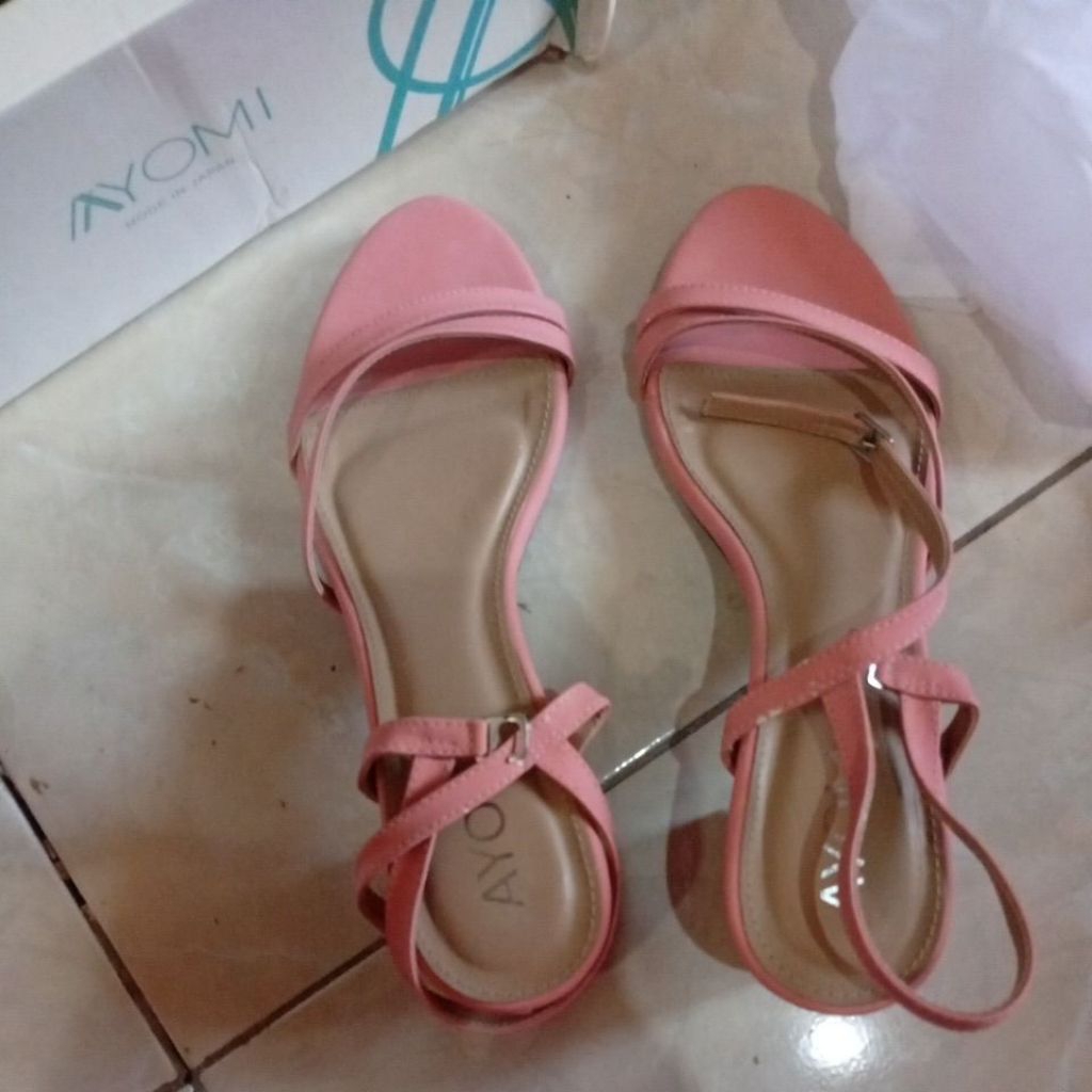 SEPATU SANDAL AYOMI