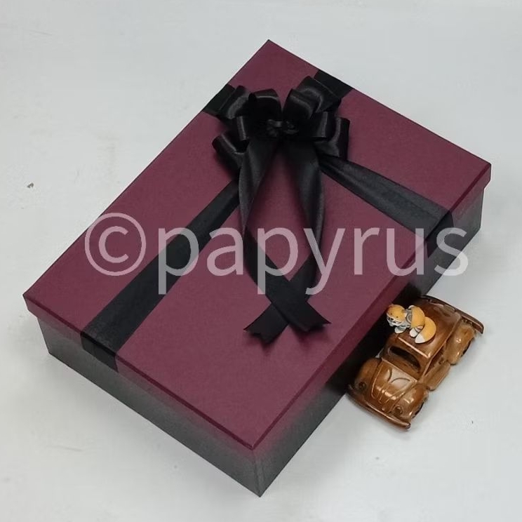 

PAPYRUS Kombinasi 25x35 Tinggi 10cm Kotak Kado Gift Box Hardbox Hampers v1