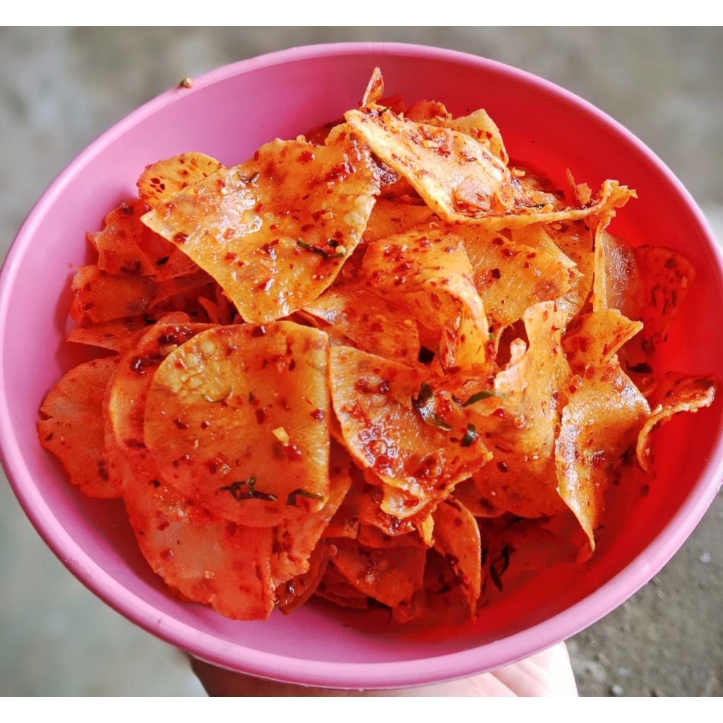 

Kripik singkong pedas daun Jeruk