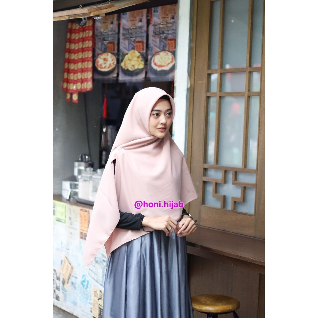 Jilbab Kerudung Segi Empat Syari Jumbo Wolfis Premium Honi Hijab Fashion 120x120 130x130 150x150