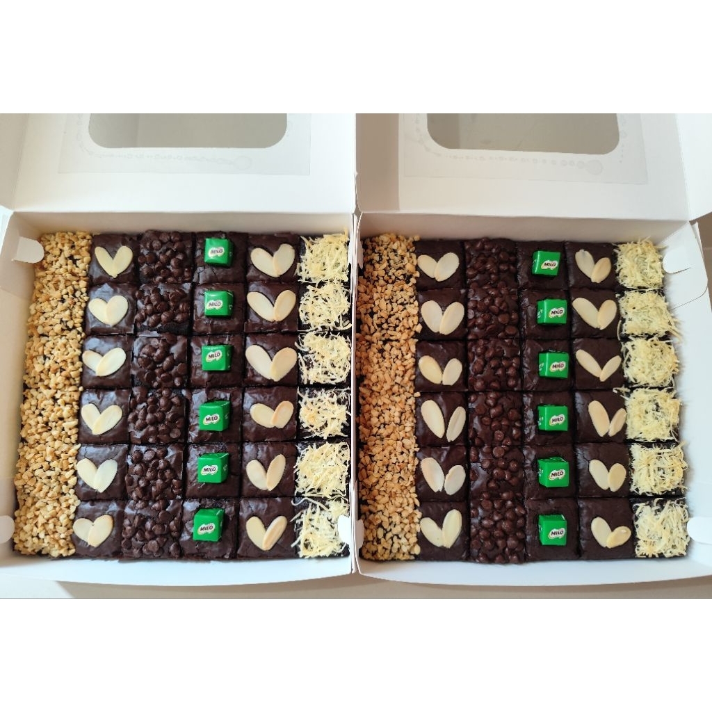 

Fudgy Brownies 20x20cm (Premium Fresh from Oven)