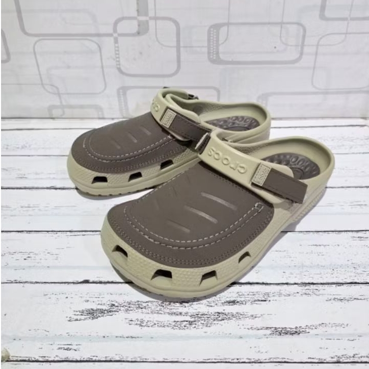 SENDAL PRIA CROCS YUKON VISTA SENDAL KARET PRIA