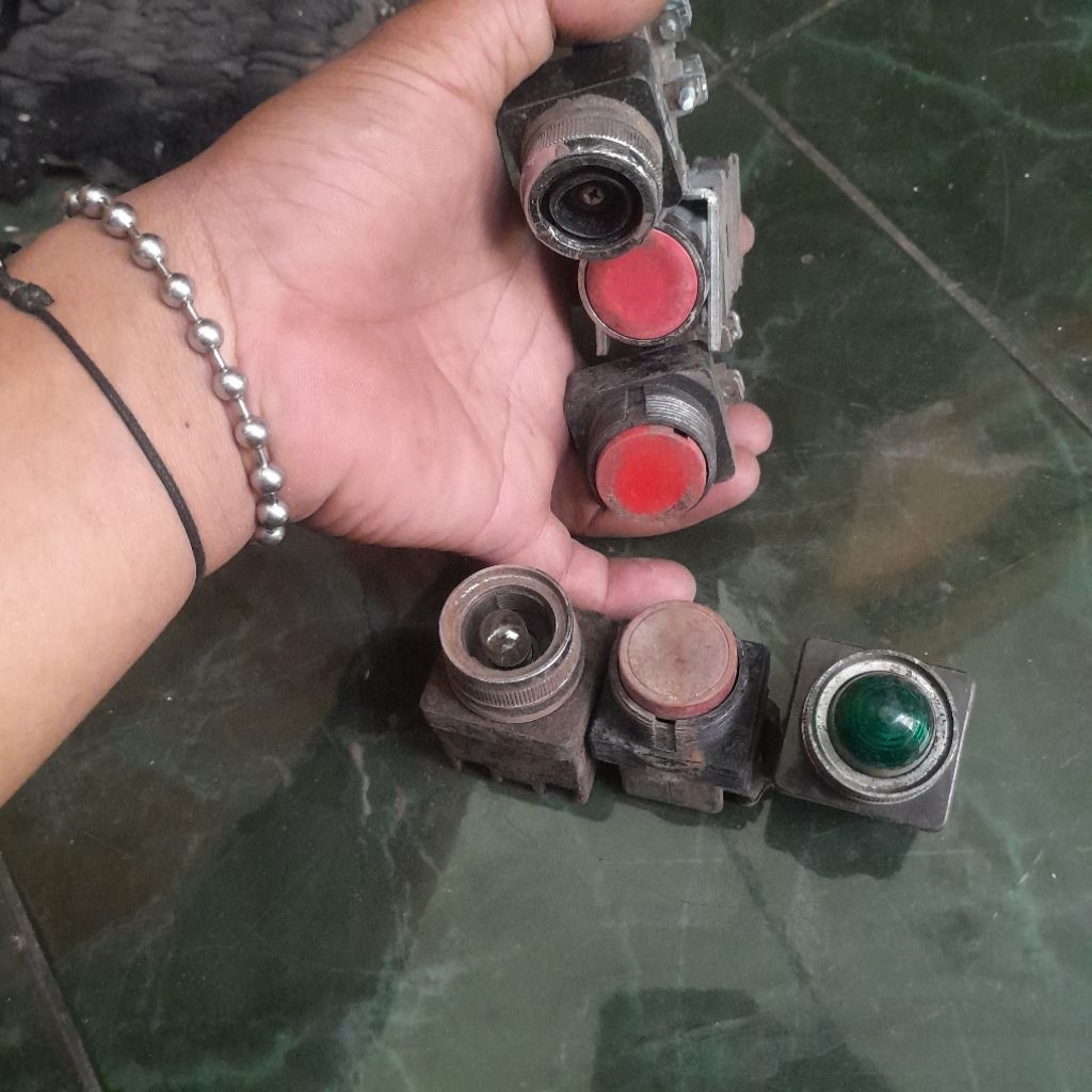 LOT 6 PCS PILOT LAMP/SCHNEIDER READY