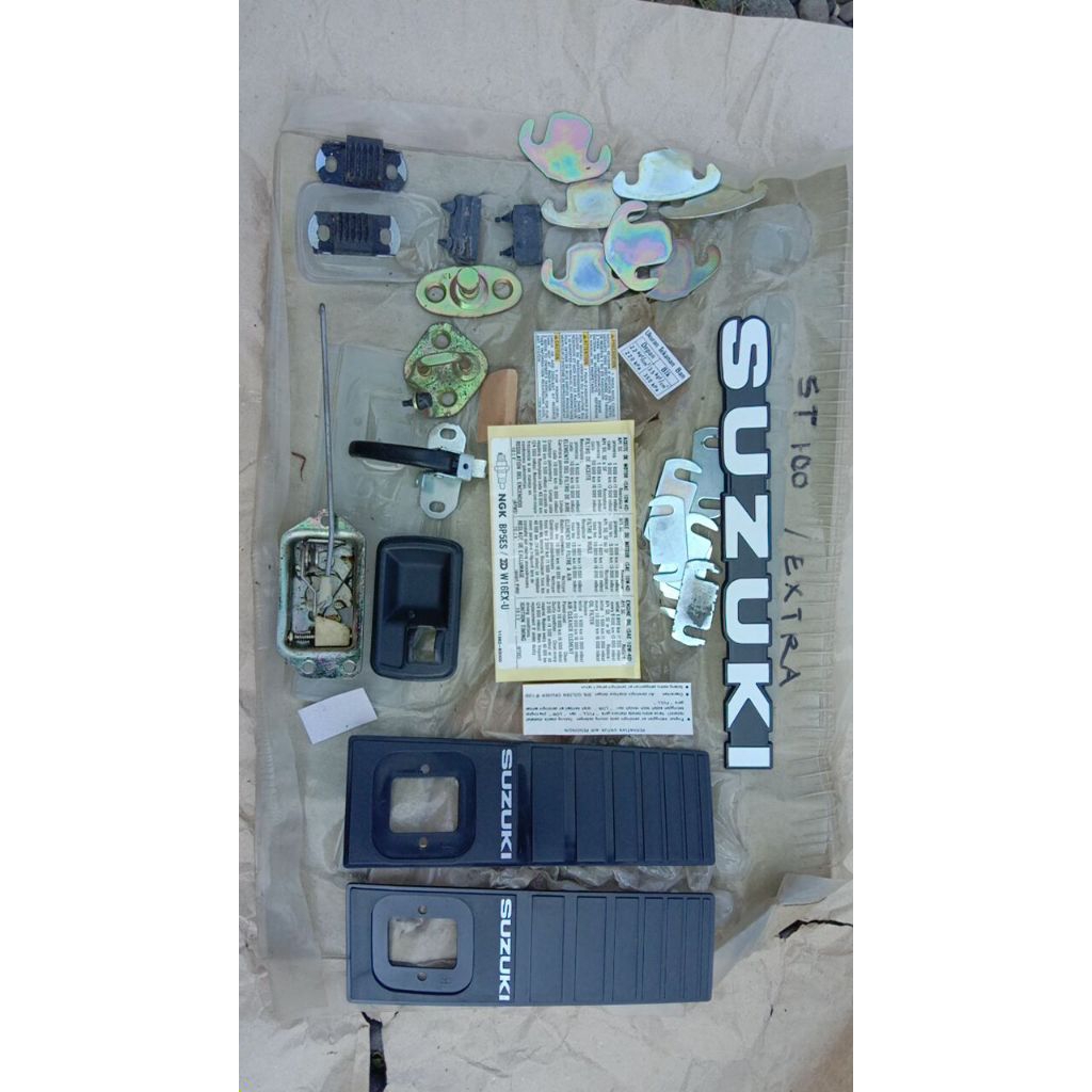 plastik pilar pintu doorlock pintu belakang emblem aksesoris pintu set Suzuki ST100 extra carry 1.0 