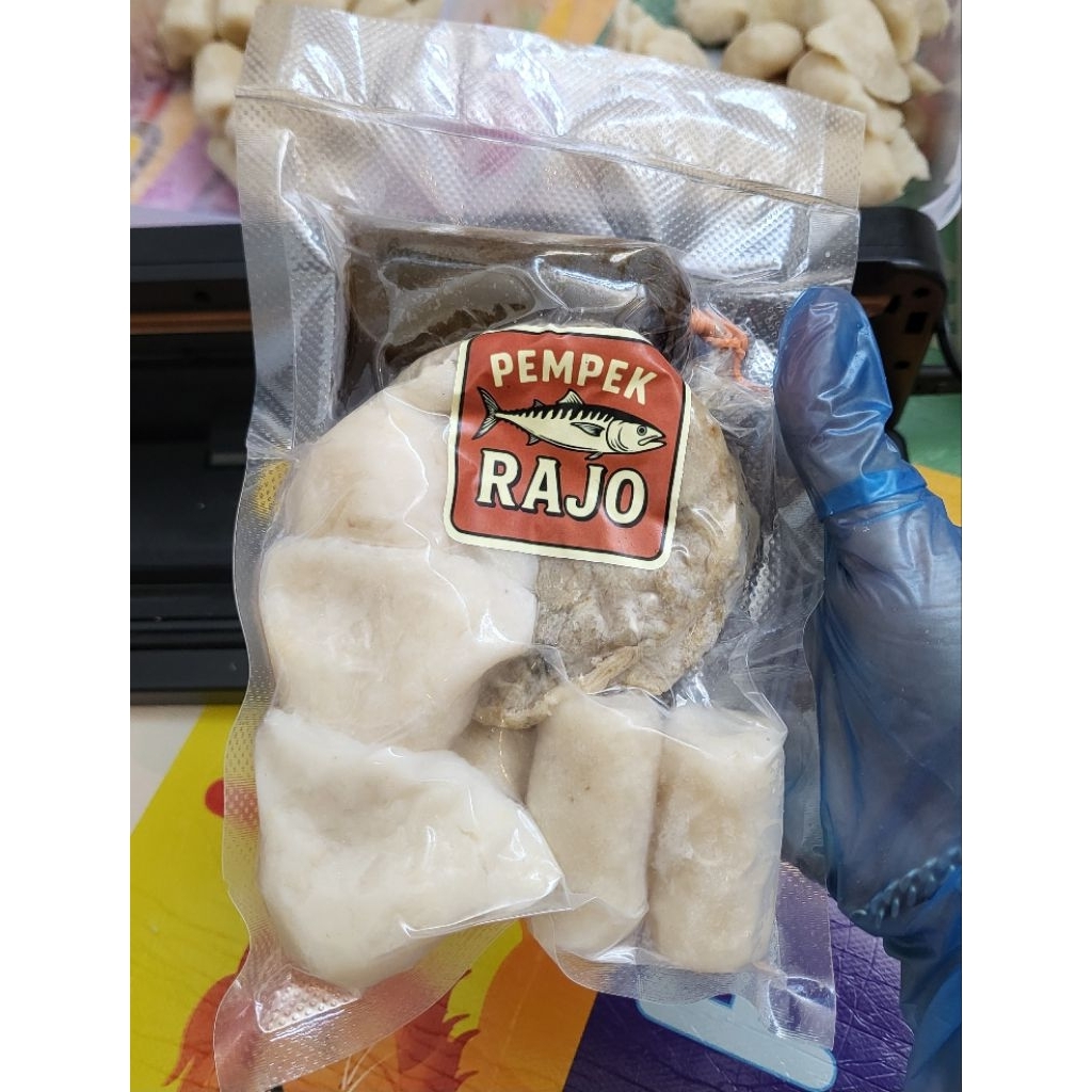 

pempek campur isi request