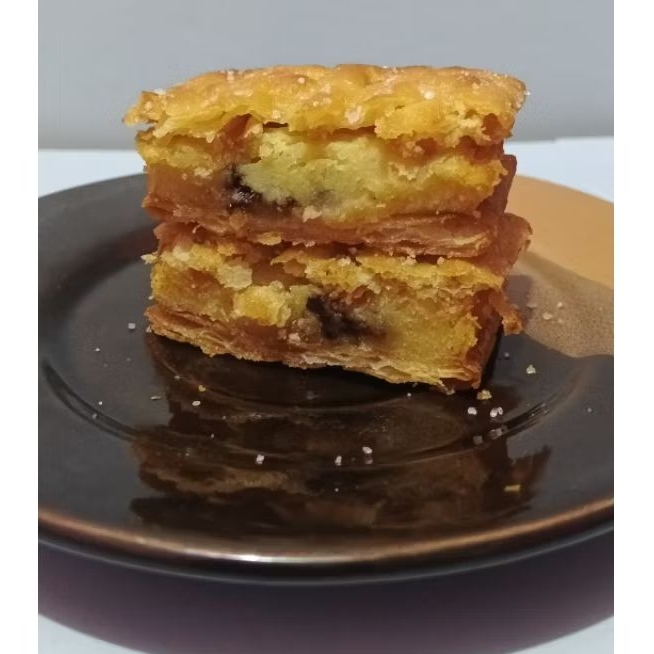 

kue gabin full tape dan coklat di tengahnya lembut