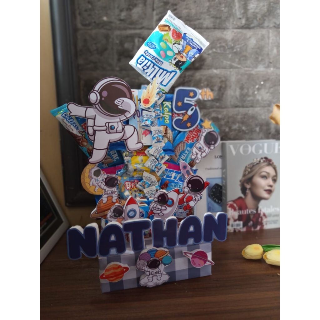 

MADING SNACK CUSTOM ASTRONOT