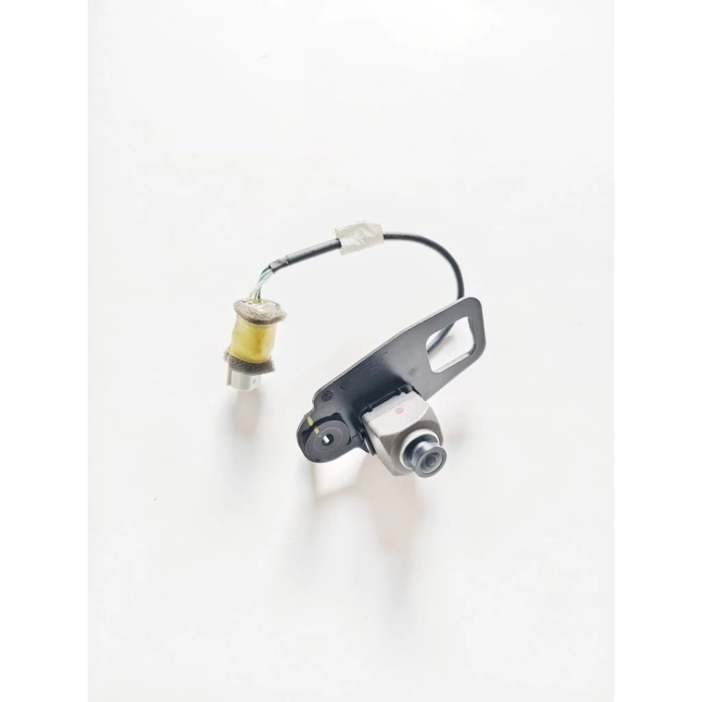 kamera belakang/kamera parkir mobil fortuner original