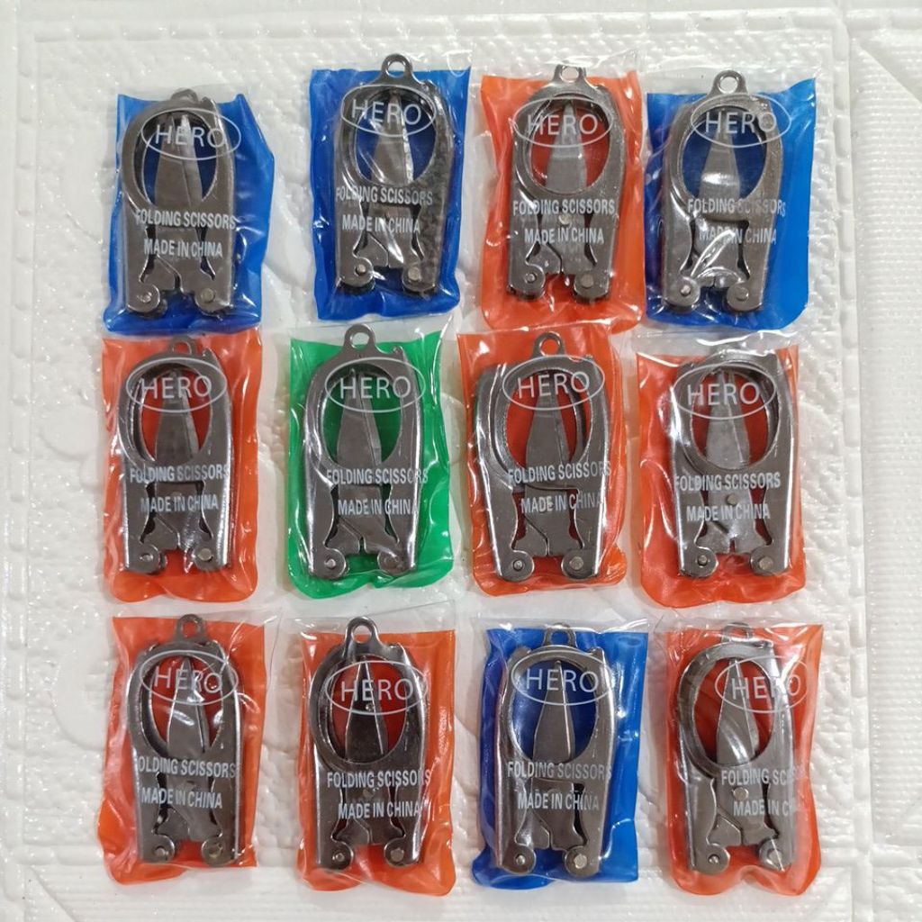 

Gunting lipat kecil stainless + casing plastik isi 12 pcs