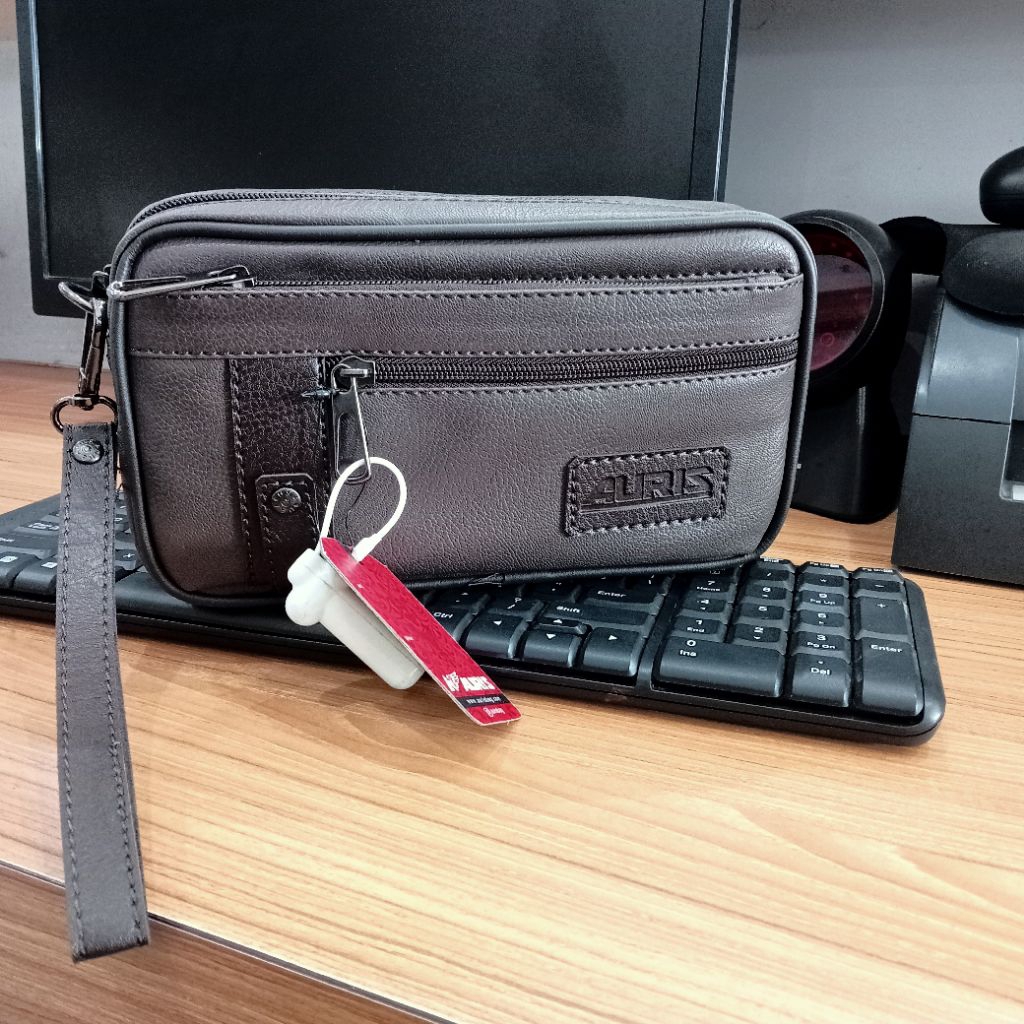 Tas Tenteng Pria Auris dan tas tenteng co hush puppies