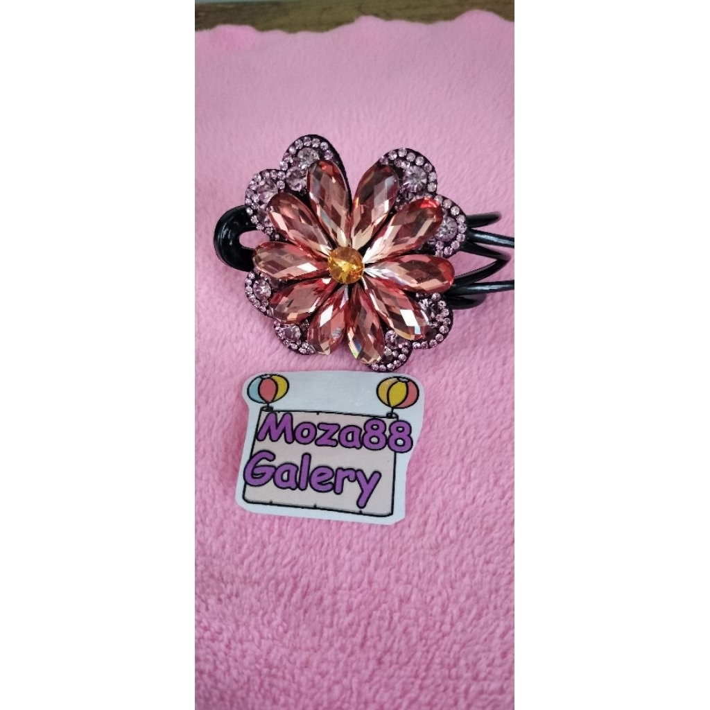 Jepitan Rambut Model Bunga Kristal
