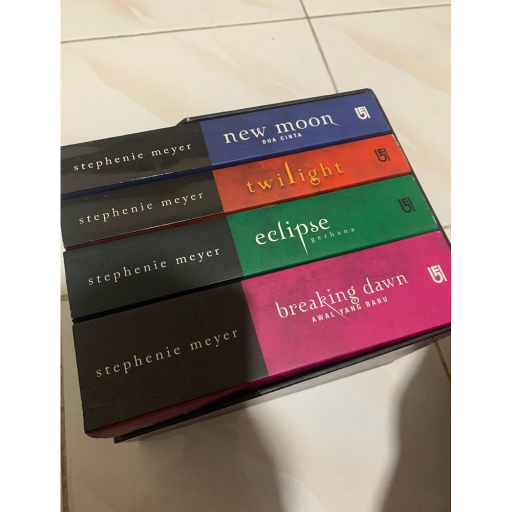 Novel Twilight one set