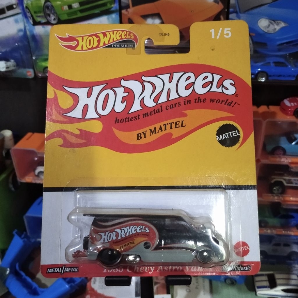 hotwheels premium 1985 chevy astro van