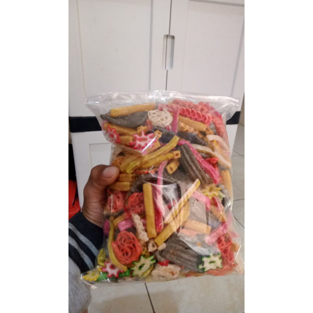 

kerupuk Seblak/Kerupuk seblak mix/Cemilan viral/Cemilan anak muda/Snack/Rasana Snack/500Gram/Original
