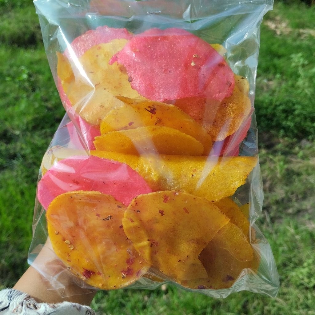 

Kerupuk Upil Pedas Manis / Kerupuk Wahing / Kerupuk Goreng Pasir Khas Jawa Timur Kemasan 250 Gram