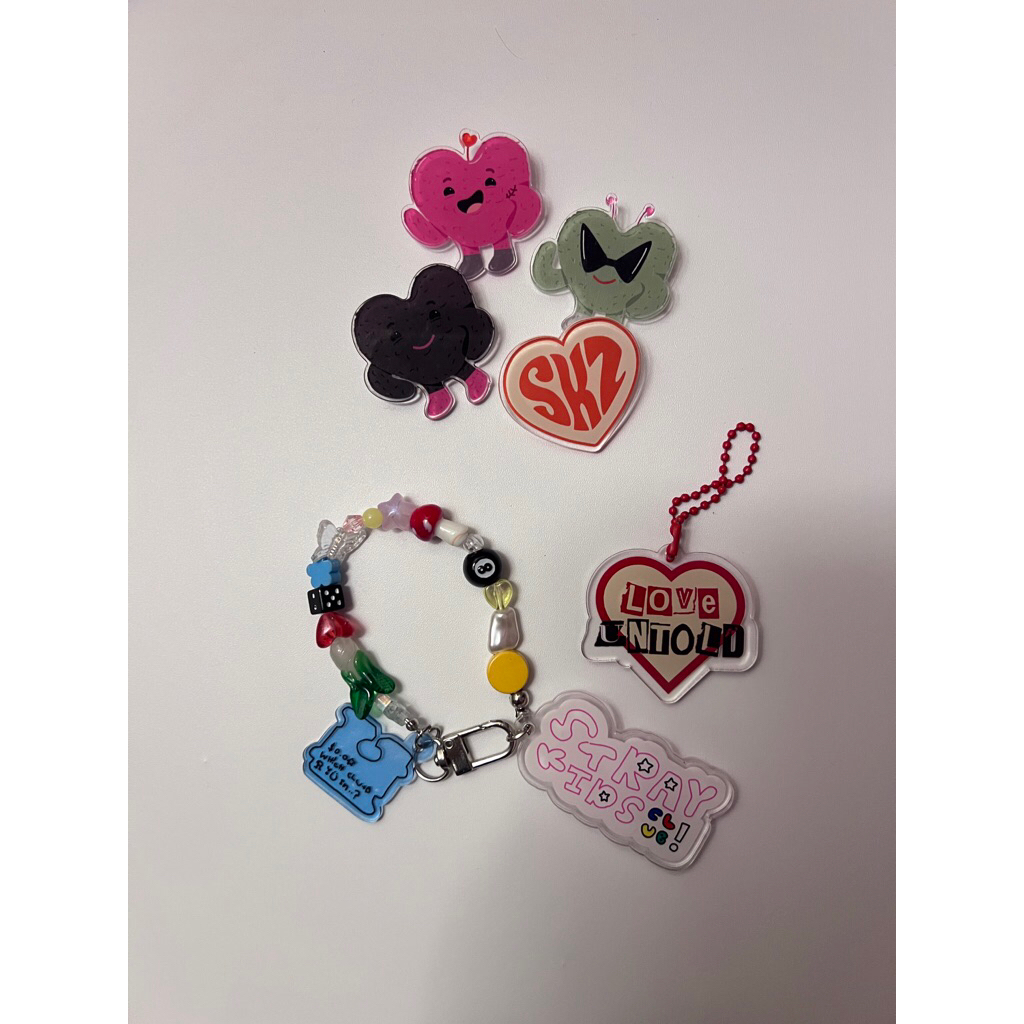 (unofficial/preloved) stray kids pin keyring keychain bangchan leeknow changbin hyunjin han felix se