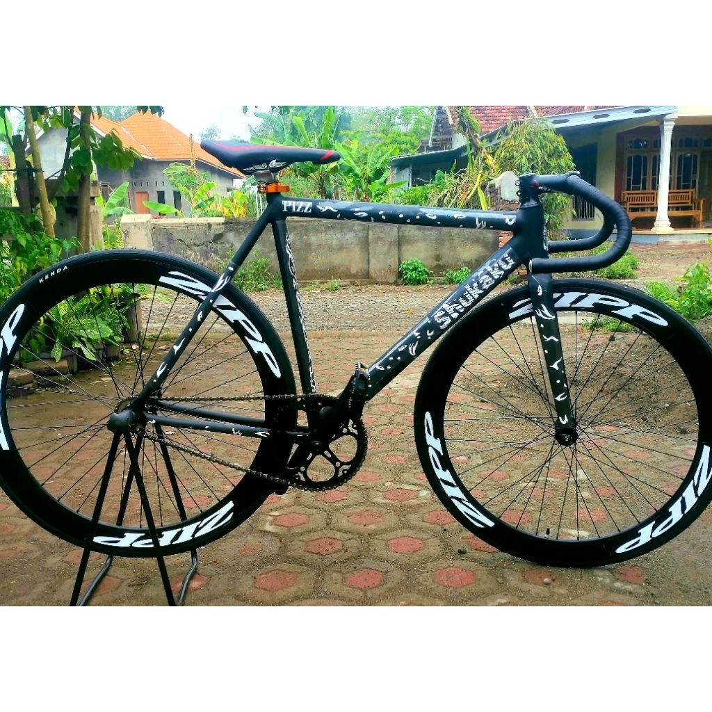 Fixie Shukaku Warna Hitam Dengan Velg Zipp Murah Meriah Siap Pakai ~  Warna Dan Ukuran Bisa Request