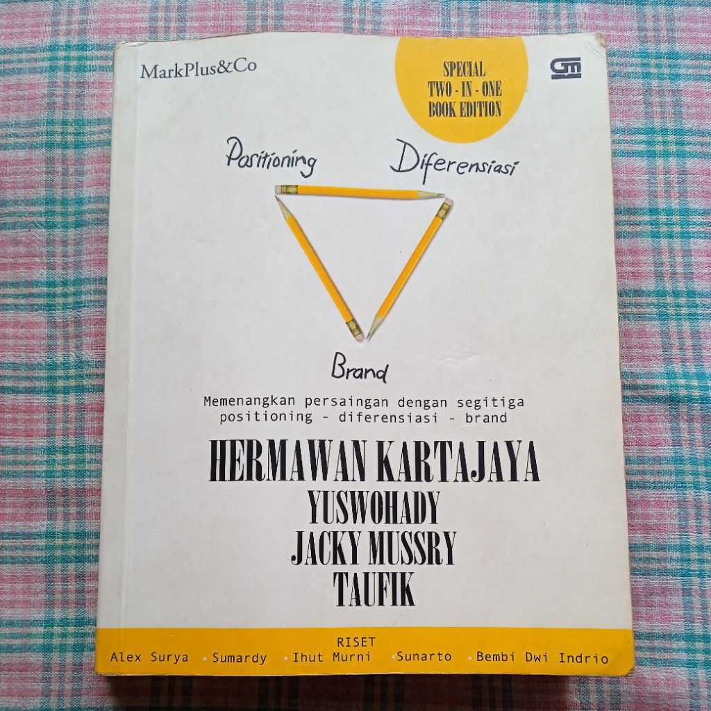 BUKU POSITIONING,DIFERENSIASI, DAN BRAND