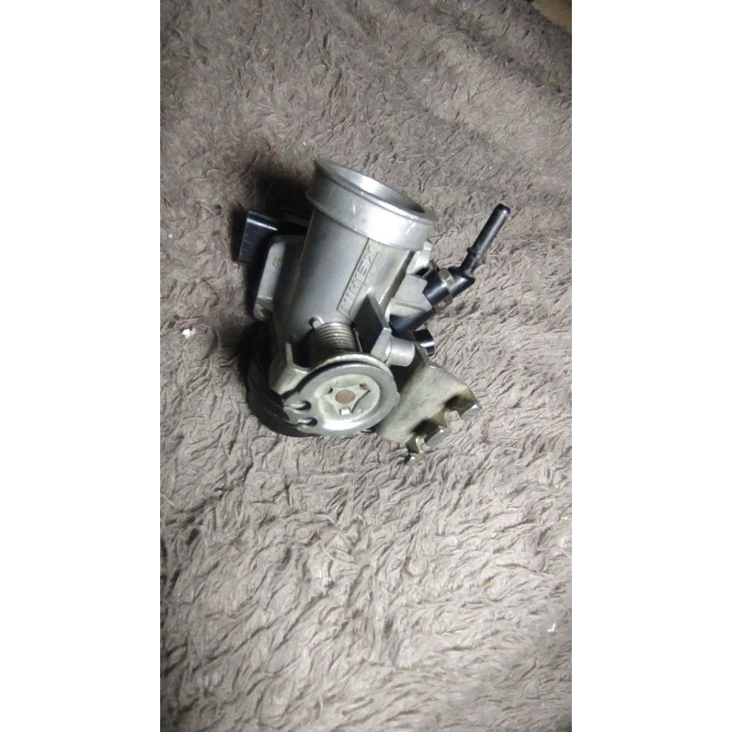 throttle body honda cb 150 r old . cbr 150 bolham mata 2 original