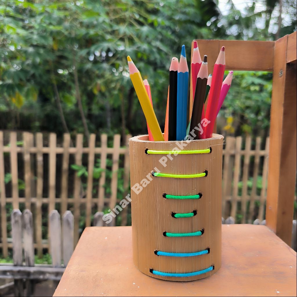 

Prakarya Tempat Pensil Pencil Pulpen Pen Holder Aestetic dari Bambu Motif C
