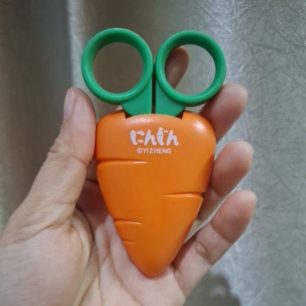 

Gunting Anak untuk Prakarya bentuk cover wortel / Gunting Mini untuk Kertas