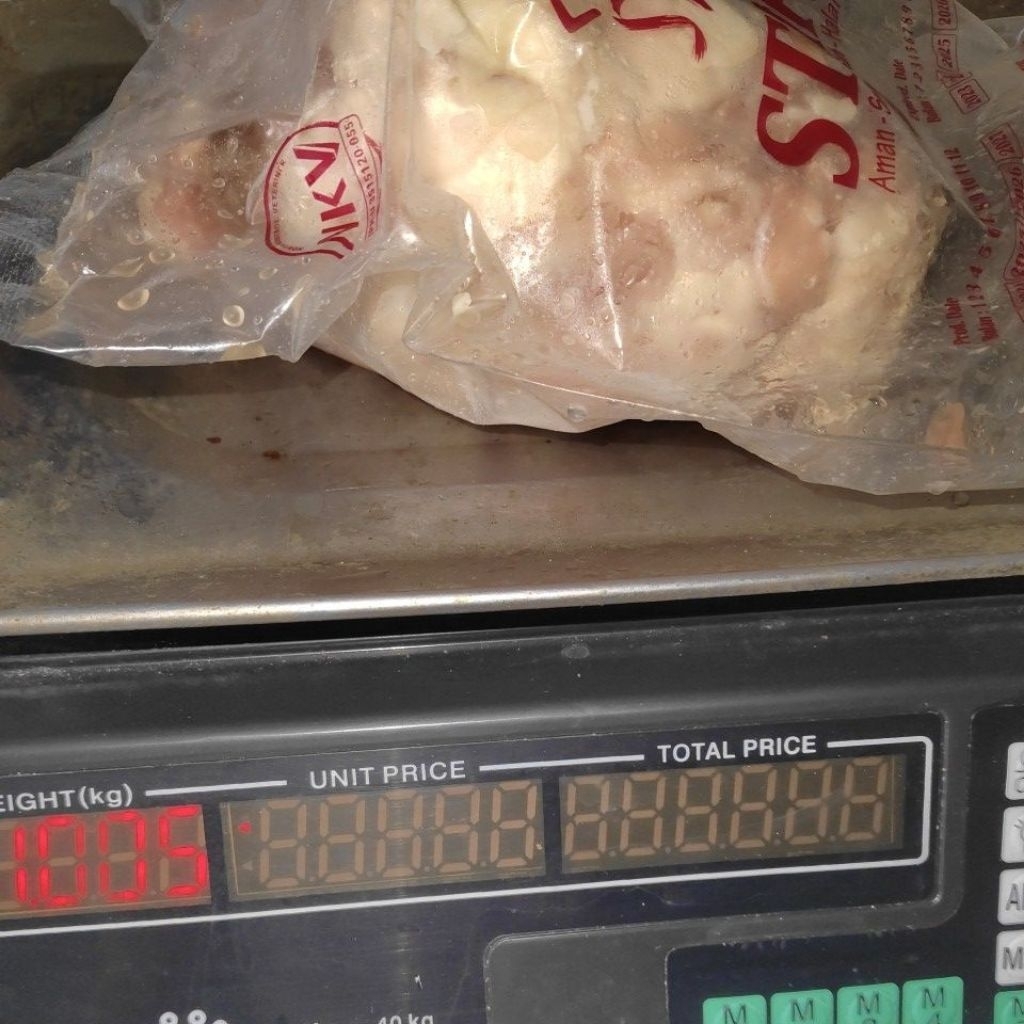 

Trimming / Tetelan ayam campur lemak + daging tanpa tulang kemasan 1kg