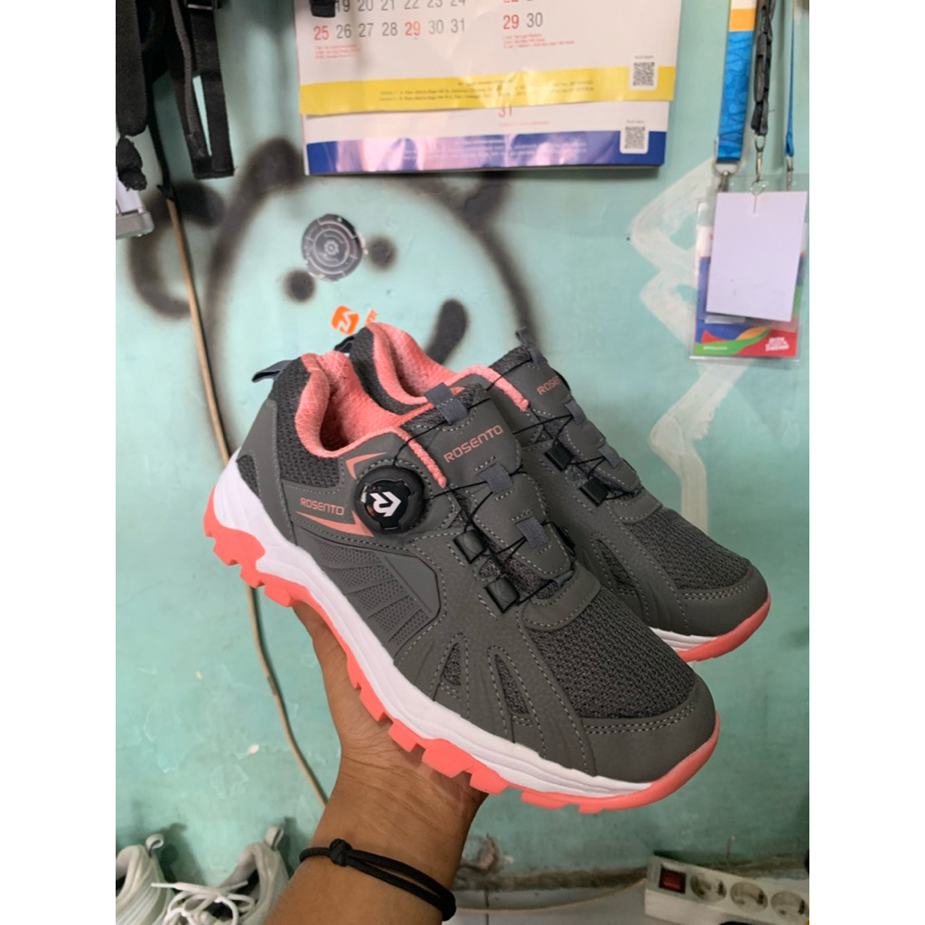 sepatu second merk rosento 40/25.0