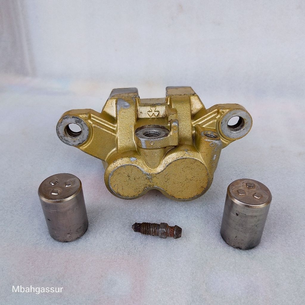 kaliper rem cakram depan Yamaha fiz R / Vega lama old original bekas seken