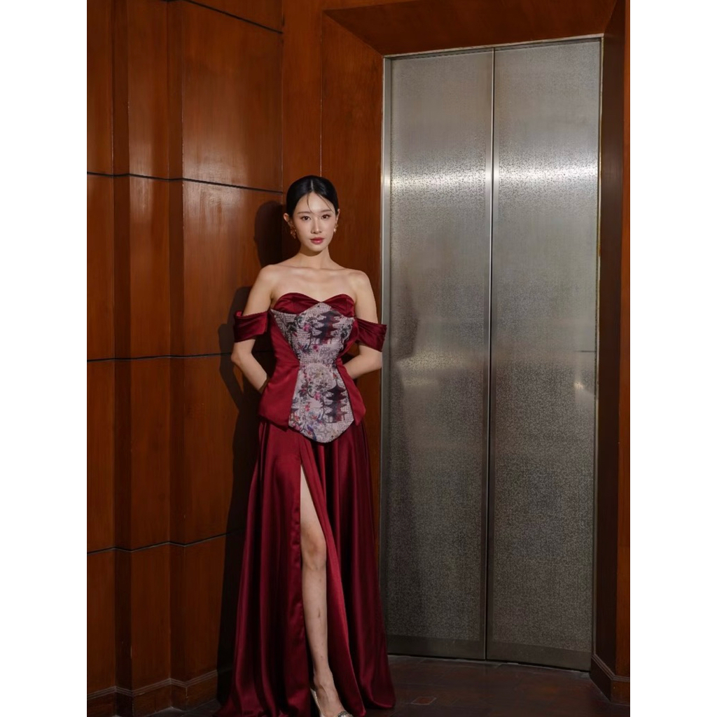 Preloved COMA LABEL - Jiang Maxi Dress in Maroon Red  // maxi dress / long dress / long gown / Chine