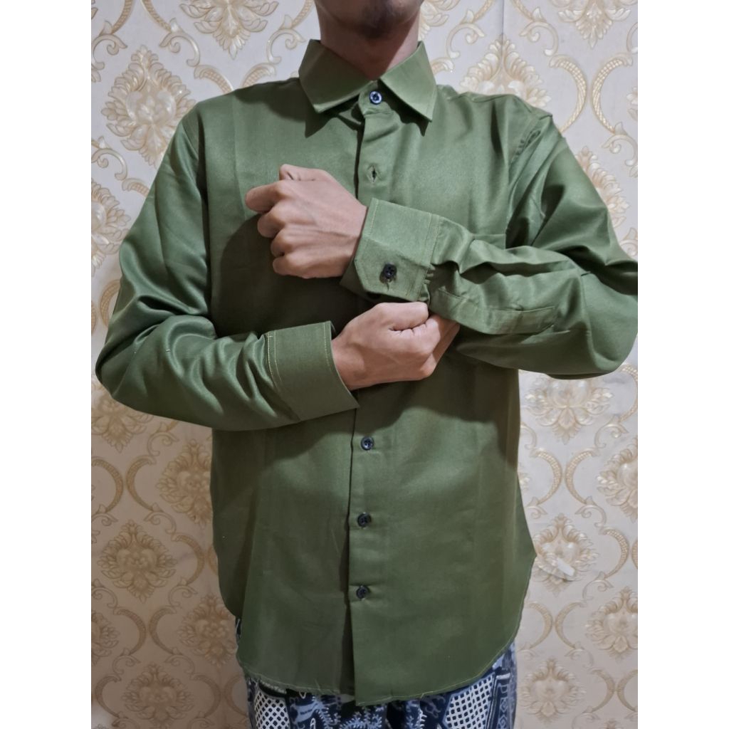Kemeja Pria Lengan Panjang hijau army Kemeja pria slimfit