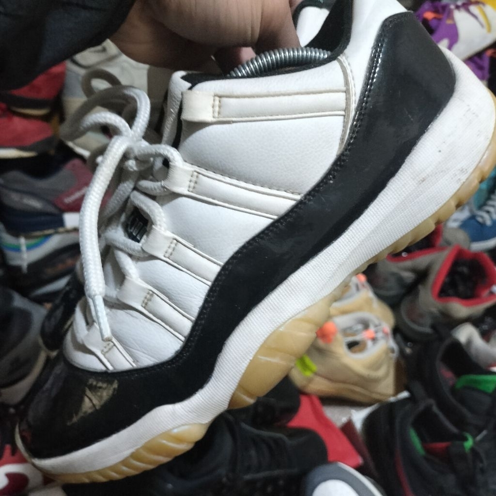 Air Jordan 11 Retro Emerald low, size 44