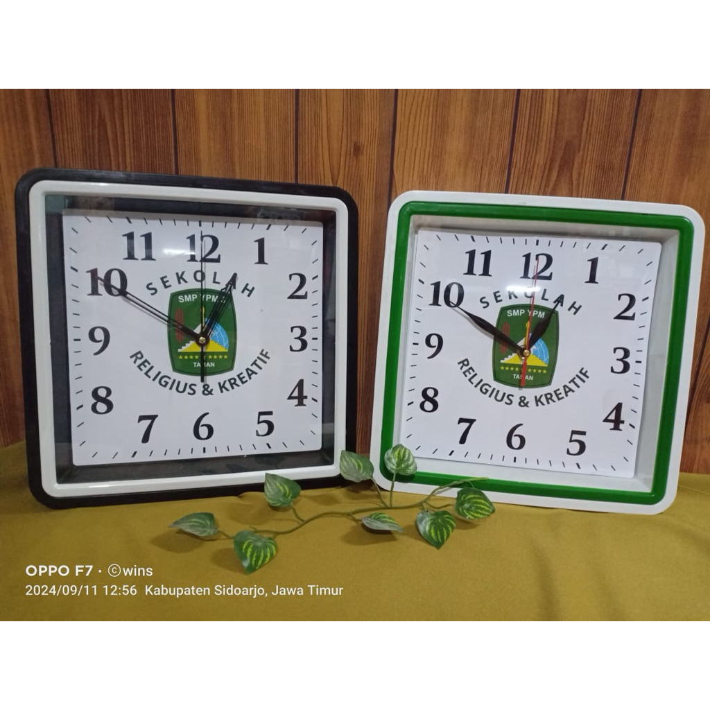 JAM DINDING CUSTOM KOTAK PERSEGI 30*30cm JUMBO BESAR KENANG KENANGAN SOVENIR HAMPERS KADO MERCHENDIS