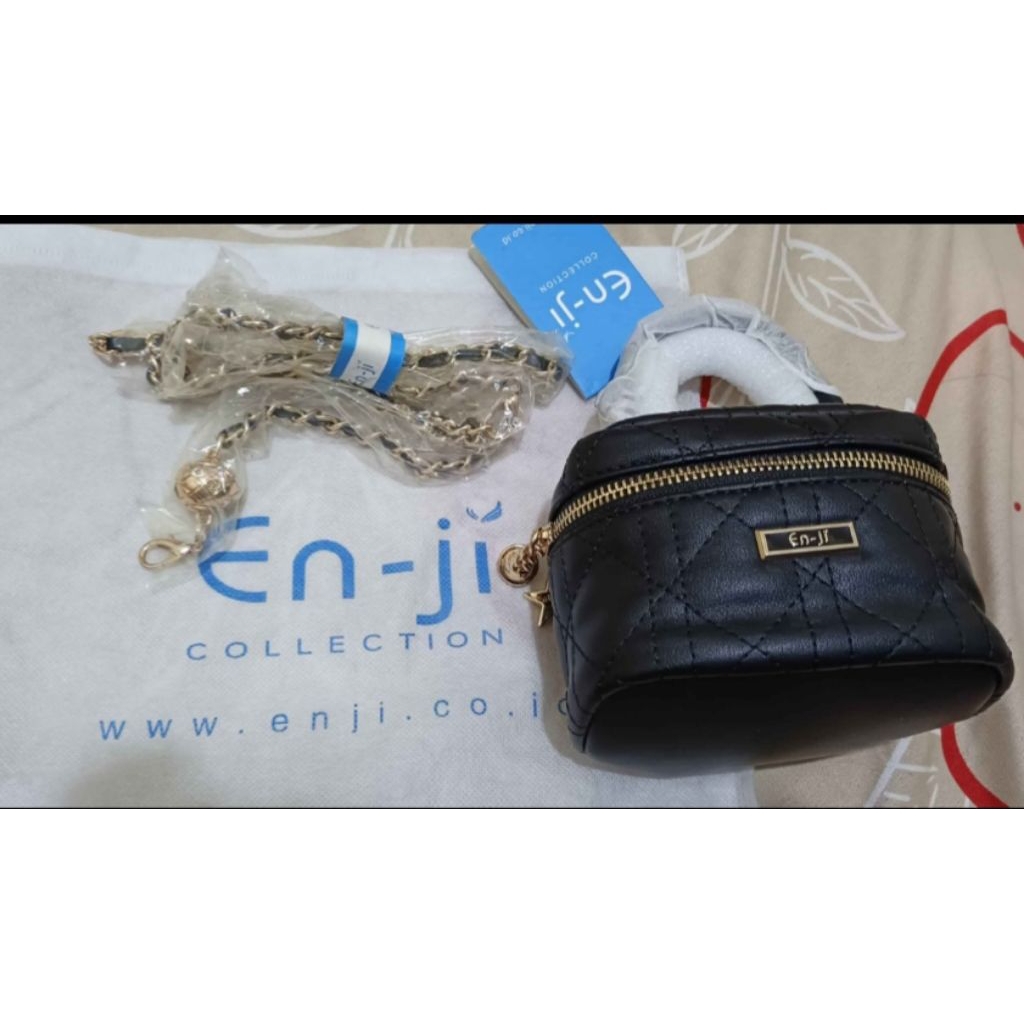 tas selempang en-ji