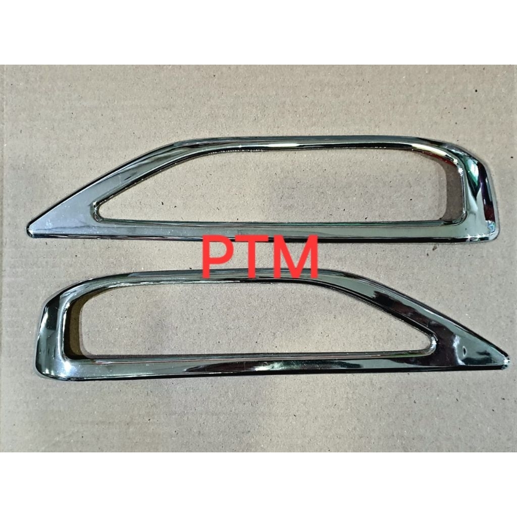 Ring reflektor chome bumper belakang Xpander lama 2017 - 2019.