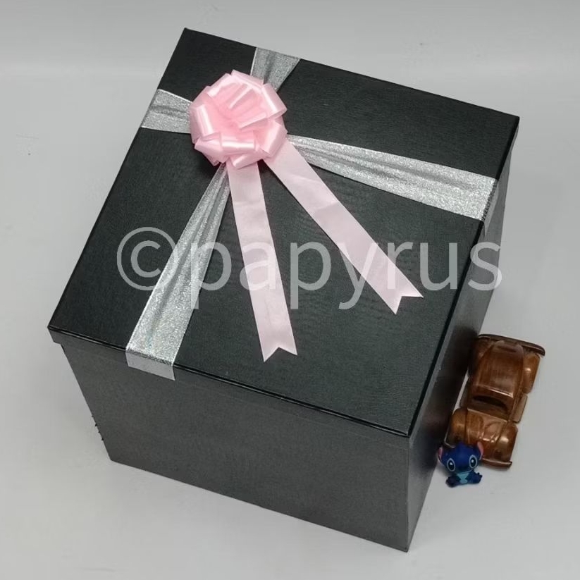 

PAPYRUS 30x30 Tinggi 30cm Kotak Kado Gift Box Hadiah V1
