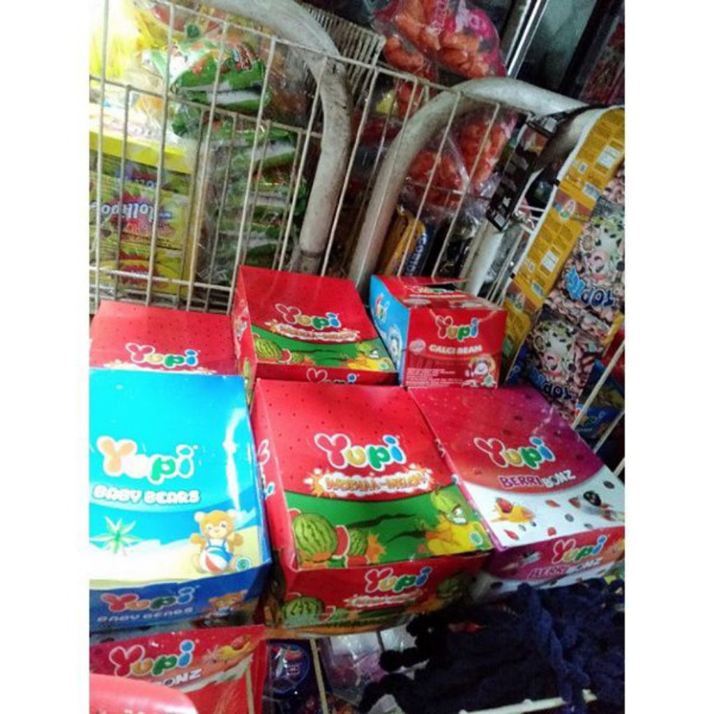 

Yupi Permen Kenyal Berbagai Macam Varian 1 Kotak Isi 24 Pcs