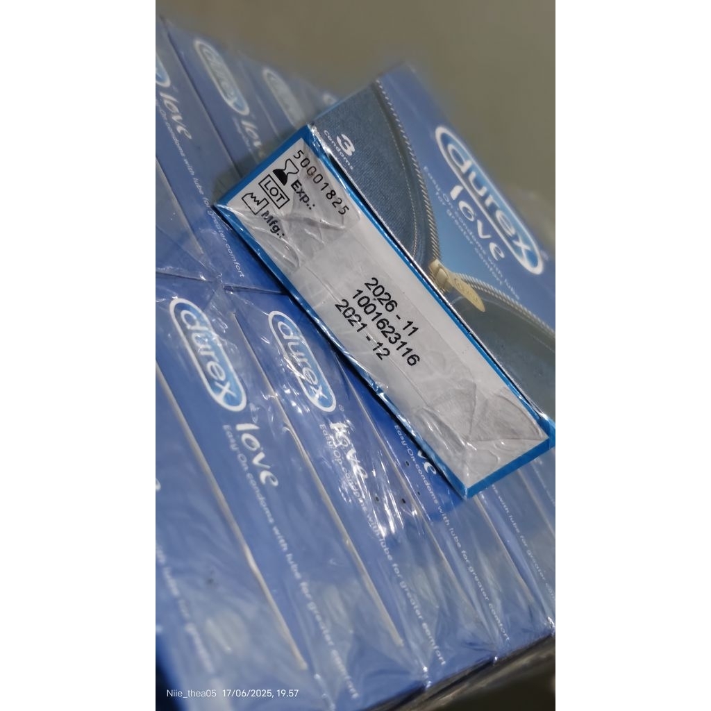 Cipa_Sky Alat Kontrasepai-Durex Kondom Love Jeans 3 Pcs - Kondom Durex